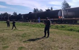 Imagen de Conmoci&oacute;n en Funes: un hombre muri&oacute; tras ser atropellado por el tren de carga