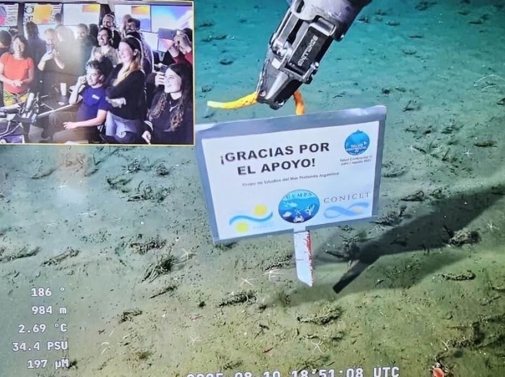 Imagen de «Gracias por el apoyo»: el cartel de los científicos del Conicet en el fondo del mar que emocionó a todos