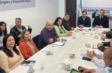 Los gremios docentes se reunieron con representantes del gobierno provincial este lunes a la tarde en Santa Fe.