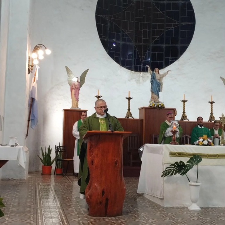 Imagen de Invitan al nuevo cura párroco a un desayuno institucional