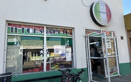 Imagen de Robo a un supermercado local: Un masculino rompi&oacute; un vidrio y rob&oacute; mercader&iacute;a