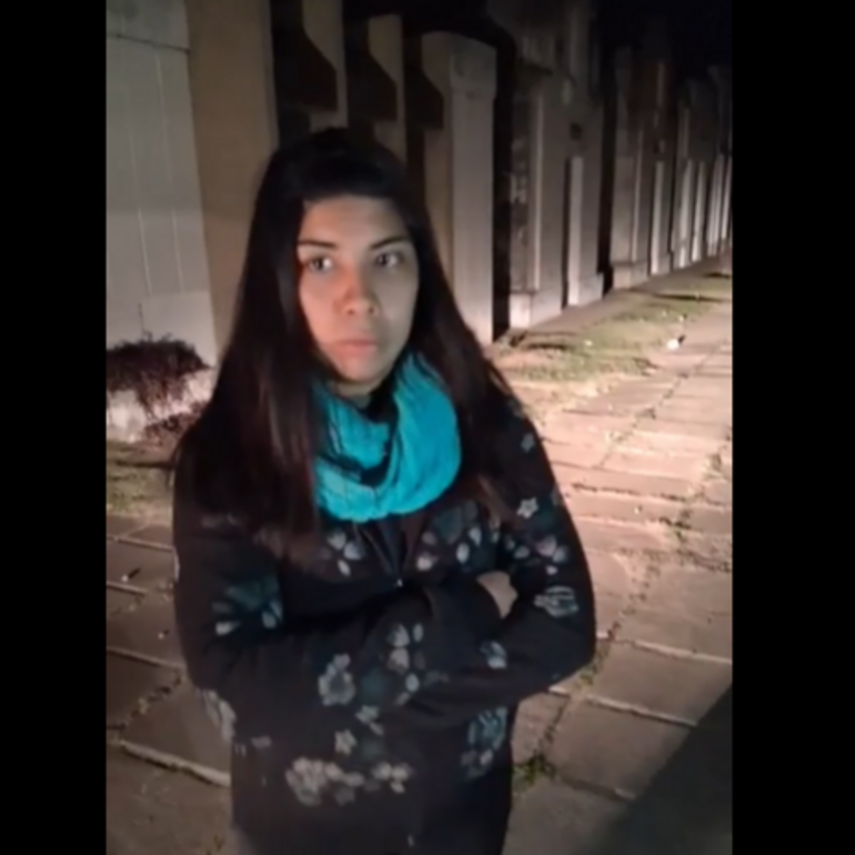 Imagen de Joven madre duerme en el cementerio San Roque por falta de asistencia