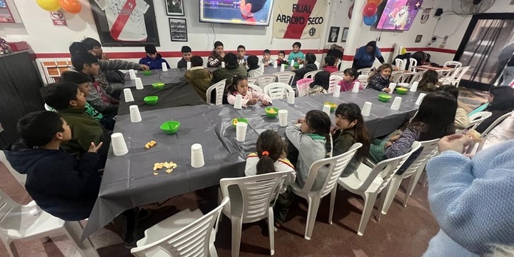 Imagen de La Filial River Plate Arroyo Seco y la Fundación Tu Eres Digno, realizaron jornada por el Día del Niño