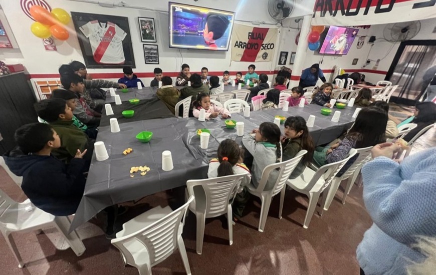 Imagen de La Filial River Plate Arroyo Seco y la Fundaci&oacute;n Tu Eres Digno, realizaron jornada por el D&iacute;a del Ni&ntilde;o