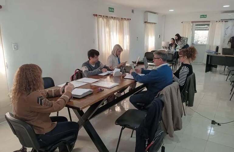 Imagen de Pueblo Esther: Los concejales publicaron sus dietas