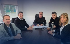 Imagen de Alvear firm&oacute; un convenio con Provincia para la remodelaci&oacute;n de la plaza San Mart&iacute;n