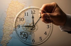 Imagen de Nuevo huso horario en Argentina: cuándo puede cambiar la hora y qué falta para que suceda
