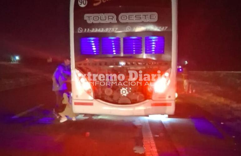 Imagen de Colectivo sufrió un imprevisto y se convocó a bomberos