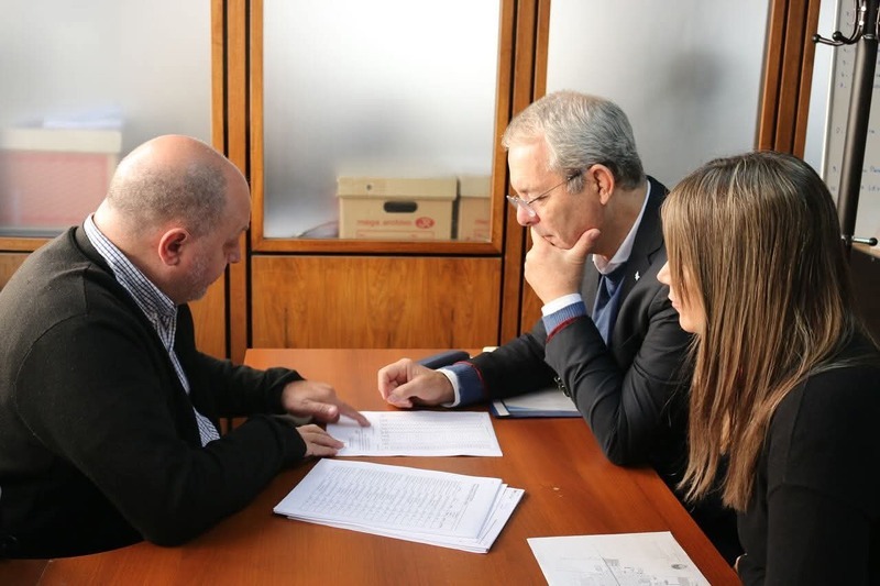 Archivo: Tonelli y Martini, junto al Director de Transporte de Santa Fe, José Roura.