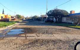 Imagen de Vecinos fueron intimados a pagar deuda por pavimento, pero tienen calle de tierra