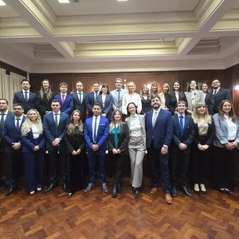 Imagen de El MPA incorporó 27 fiscales adjuntos subrogantes destinados a las Fiscalías de Rosario y Venado Tuerto