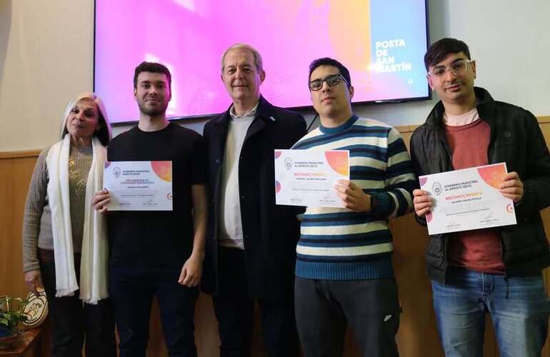 Imagen de Reconocimientos a los art&iacute;fices de la producci&oacute;n cinematogr&aacute;fica local "Aquella Noche que los D&oacute;lares se Fugaron"