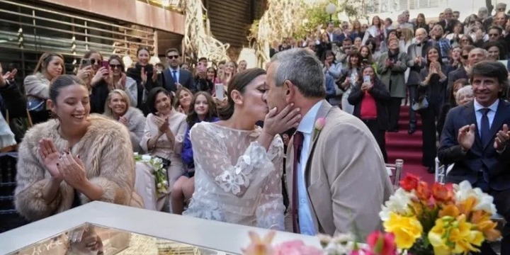 Imagen de El intendente Pablo Javkin se casó con la médica Luisina Fruci