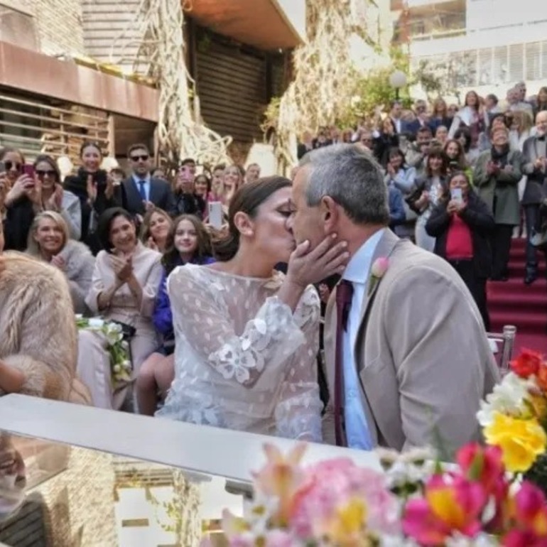 Imagen de El intendente Pablo Javkin se casó con la médica Luisina Fruci