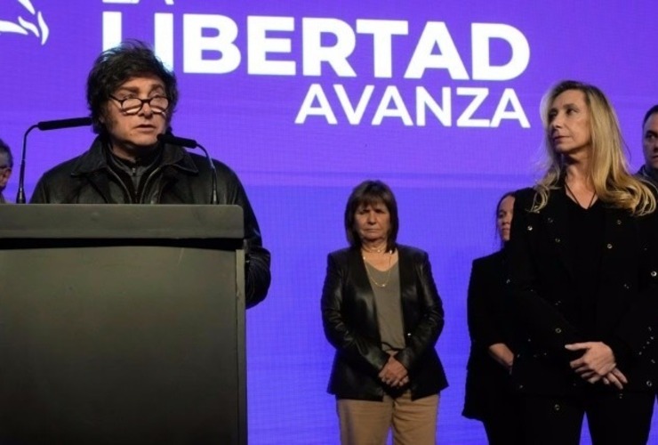 Imagen de Tras la paliza electoral, el dólar presiona al techo y se enciende la alerta en los mercados