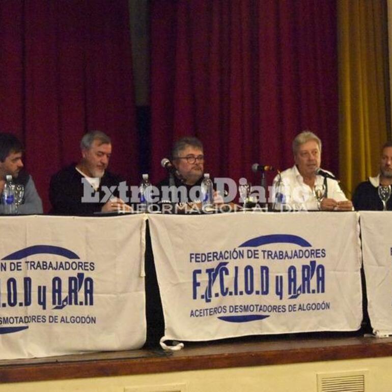 Imagen de Sindicatos de Aceiteros, UOM, ATE y SiPreBA se unen para luchar por un salario digno