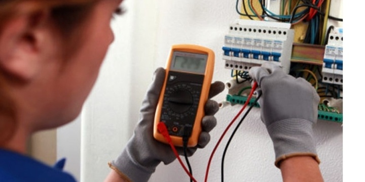 Imagen de Nuevo curso de Electricidad para Mujeres en el Distrito Oeste