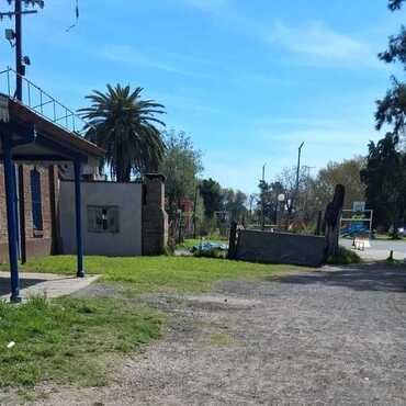 Imagen de ¿Se detiene el derrumbe de una construcción irregular en la estación de trenes?