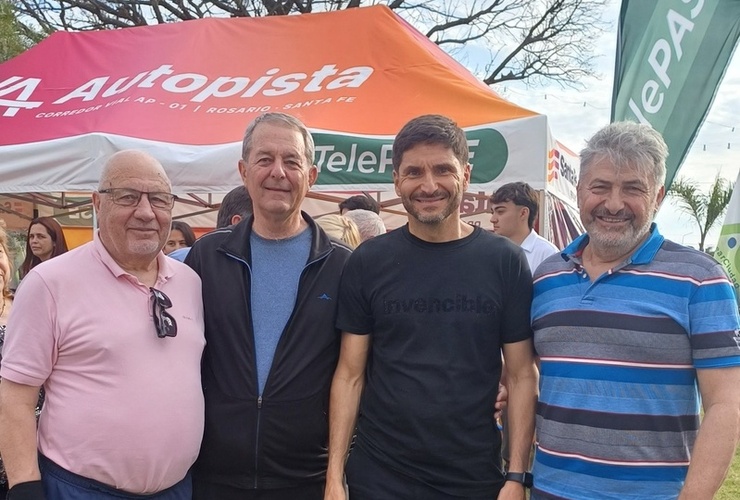 El intendente acompañado de Fernando Forgione y Sergio Falasco de Producción y Turismo Municipal.