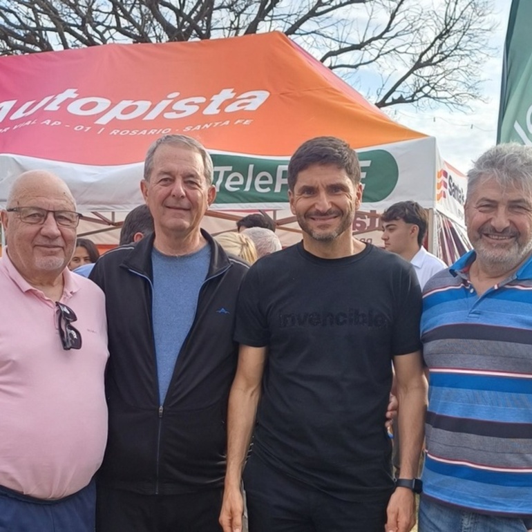 El intendente acompañado de Fernando Forgione y Sergio Falasco de Producción y Turismo Municipal.