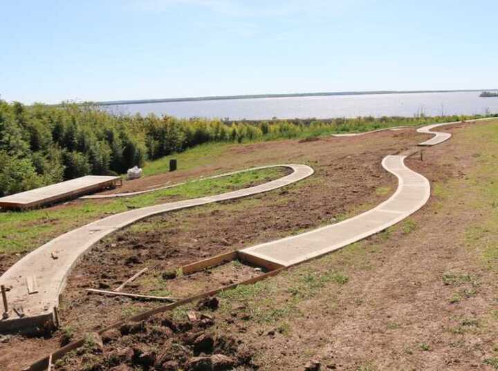 Imagen de Construcción del Anfiteatro Natural en el Barrio Mirador del Río