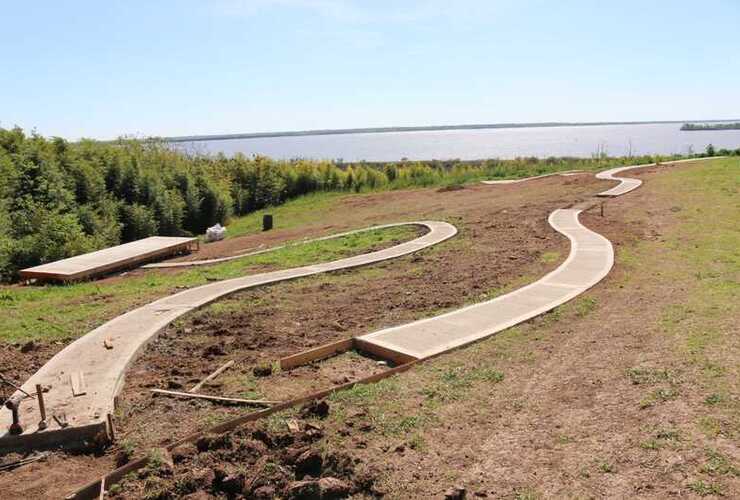 Imagen de Construcción del Anfiteatro Natural en el Barrio Mirador del Río
