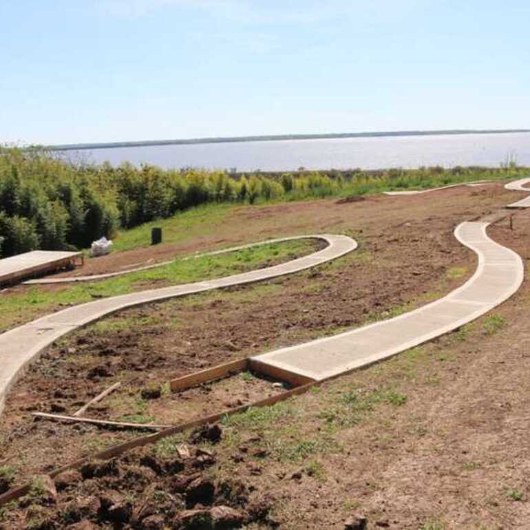 Imagen de Construcción del Anfiteatro Natural en el Barrio Mirador del Río