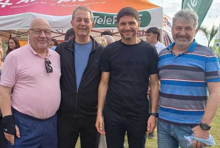 Nadie emite una declaración oficial y el tema cada vez toma más peso. Al contrario, Tonelli se fotografía con Forgione junto al Gobernador.