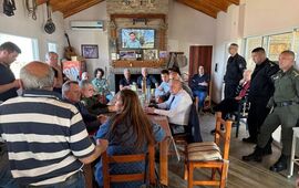 Imagen de El Concejo Municipal de Arroyo Seco participó de una reunión en Fighiera por cuatrerismo