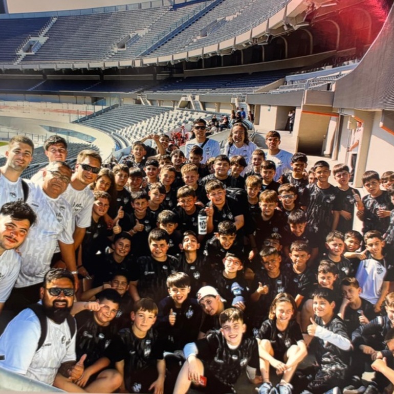Imagen de Chicos de Fútbol Infantil de Unión, visitaron el estadio de River Plate