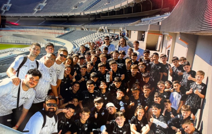 Imagen de Chicos de F&uacute;tbol Infantil de Uni&oacute;n, visitaron el estadio de River Plate