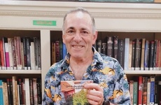 Imagen de Decir de amor de primavera, de Néstor José Grasso se presentó en la Biblioteca Popular