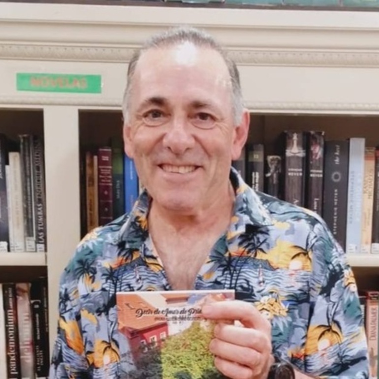 Imagen de Decir de amor de primavera, de Néstor José Grasso se presentó en la Biblioteca Popular