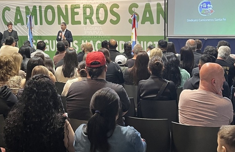 Imagen de Camioneros de Santa Fe presentó la lista Verde y Blanca  Lealtad Nacional