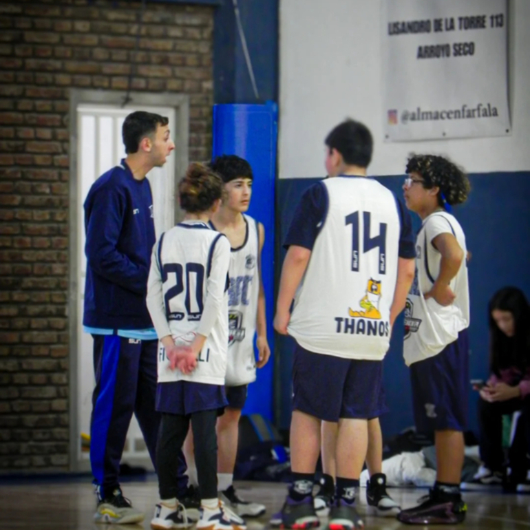 Imagen de Básquet: Hoy juegan Athletic y Unión en U13 y U15