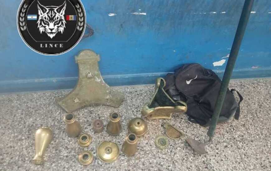 Los elementos que le incautaron al momento de ser abordado por el Comando.