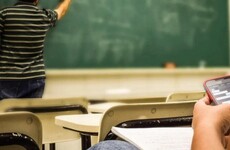 José Goity: La escuela está muy invadida por los dispositivos electrónicos.