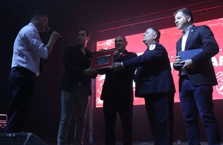 Cerca de 600 personas acompa&ntilde;arnos el festejo en el C.A.U.