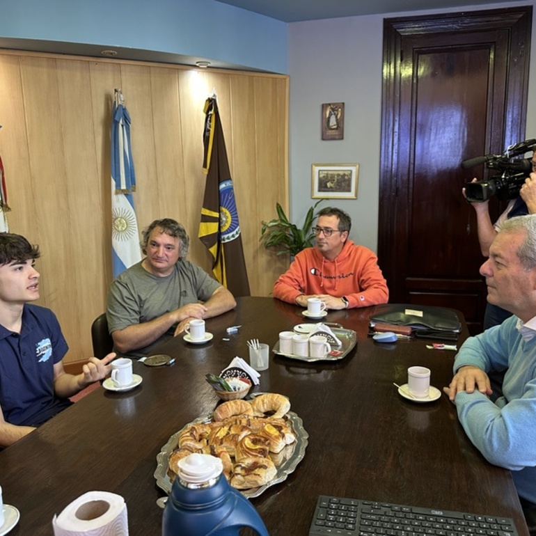 Imagen de Vicente Bachieca fue agasajado por el intendente Tonelli con un desayuno y reconocimiento por ser Campeón Mundial