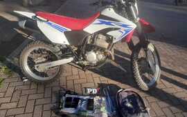 Imagen de Robo de moto en Arroyo Seco: dos detenidos en Villa Gobernador G&aacute;lvez y el rodado recuperado