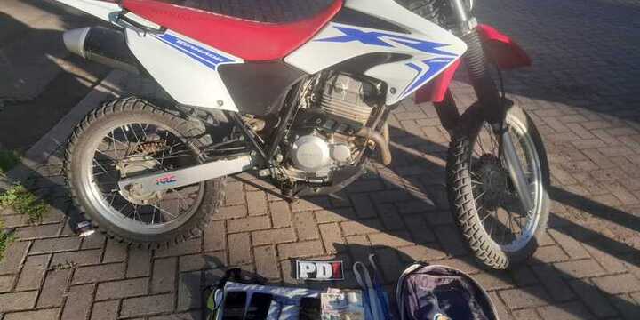 Imagen de Robo de moto en Arroyo Seco: dos detenidos en Villa Gobernador Gálvez y el rodado recuperado