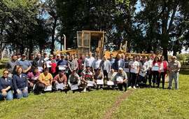 Imagen de Personal municipal se capacit&oacute; en operaci&oacute;n de motoniveladoras en Venado Tuerto