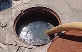 Imagen de Vecinos de San Nicol&aacute;s y Moreno al bis reclaman por desborde cloacal cr&oacute;nico