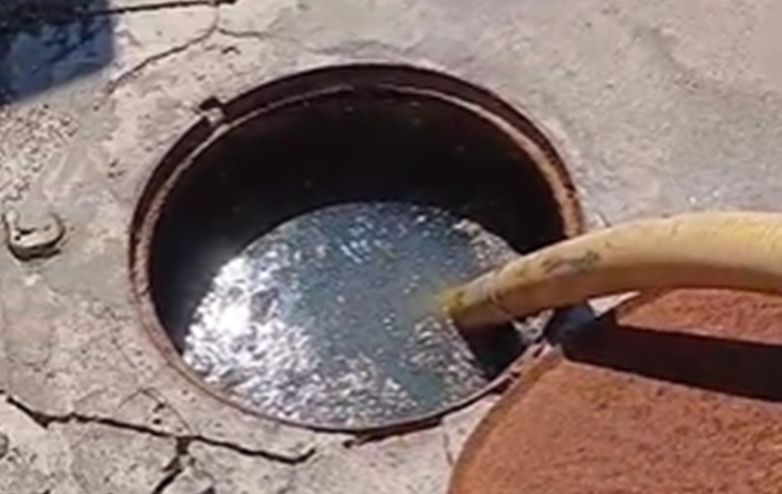 Imagen de Vecinos de San Nicol&aacute;s y Moreno al bis reclaman por desborde cloacal cr&oacute;nico