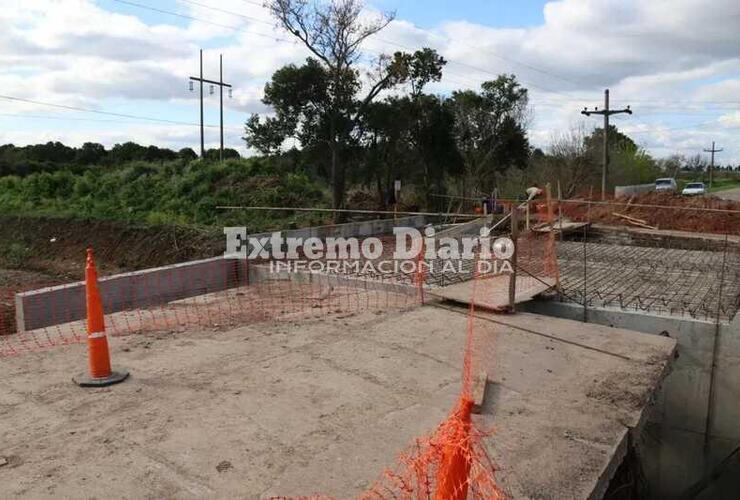 Imagen de No se puede habilitar la obra de remodelación del puente de calle Aníbal Maffei por negligencia municipal.