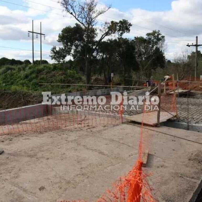 Imagen de No se puede habilitar la obra de remodelación del puente de calle Aníbal Maffei por negligencia municipal.