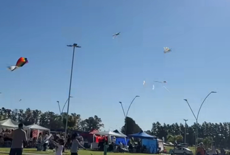 Imagen de La Barrileteada en la Rotonda 12 de Abril fue un éxito