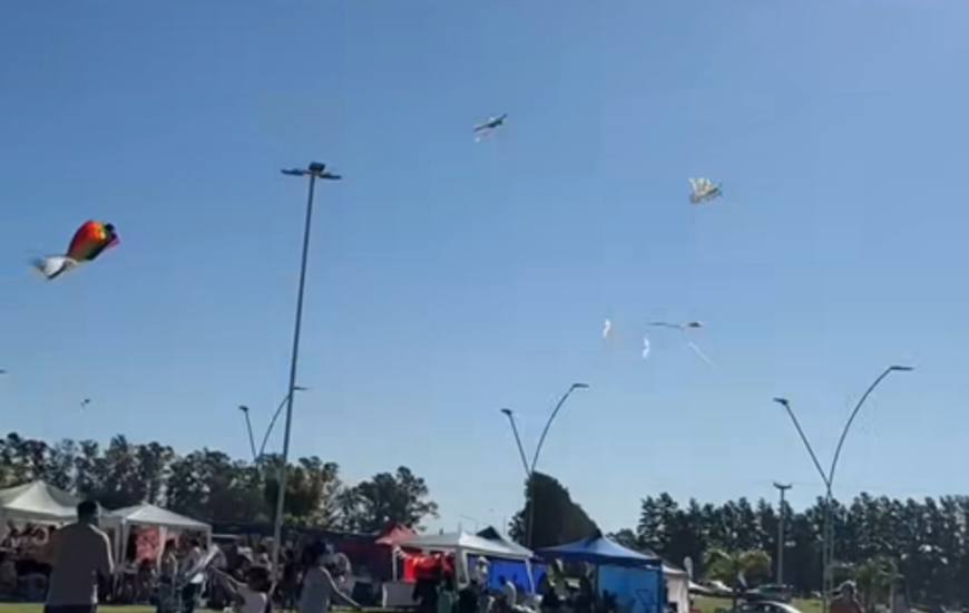 Imagen de La Barrileteada en la Rotonda 12 de Abril fue un éxito