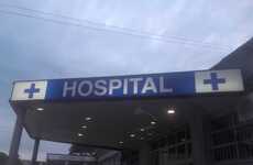 La femenino lesionada fue asistida en el hospital local.