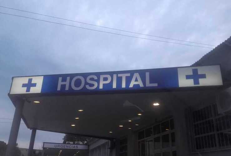 La femenino lesionada fue asistida en el hospital local.